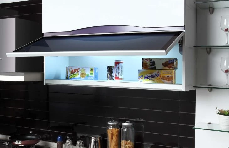 Modern White Lacquered Kitchen Cabinet